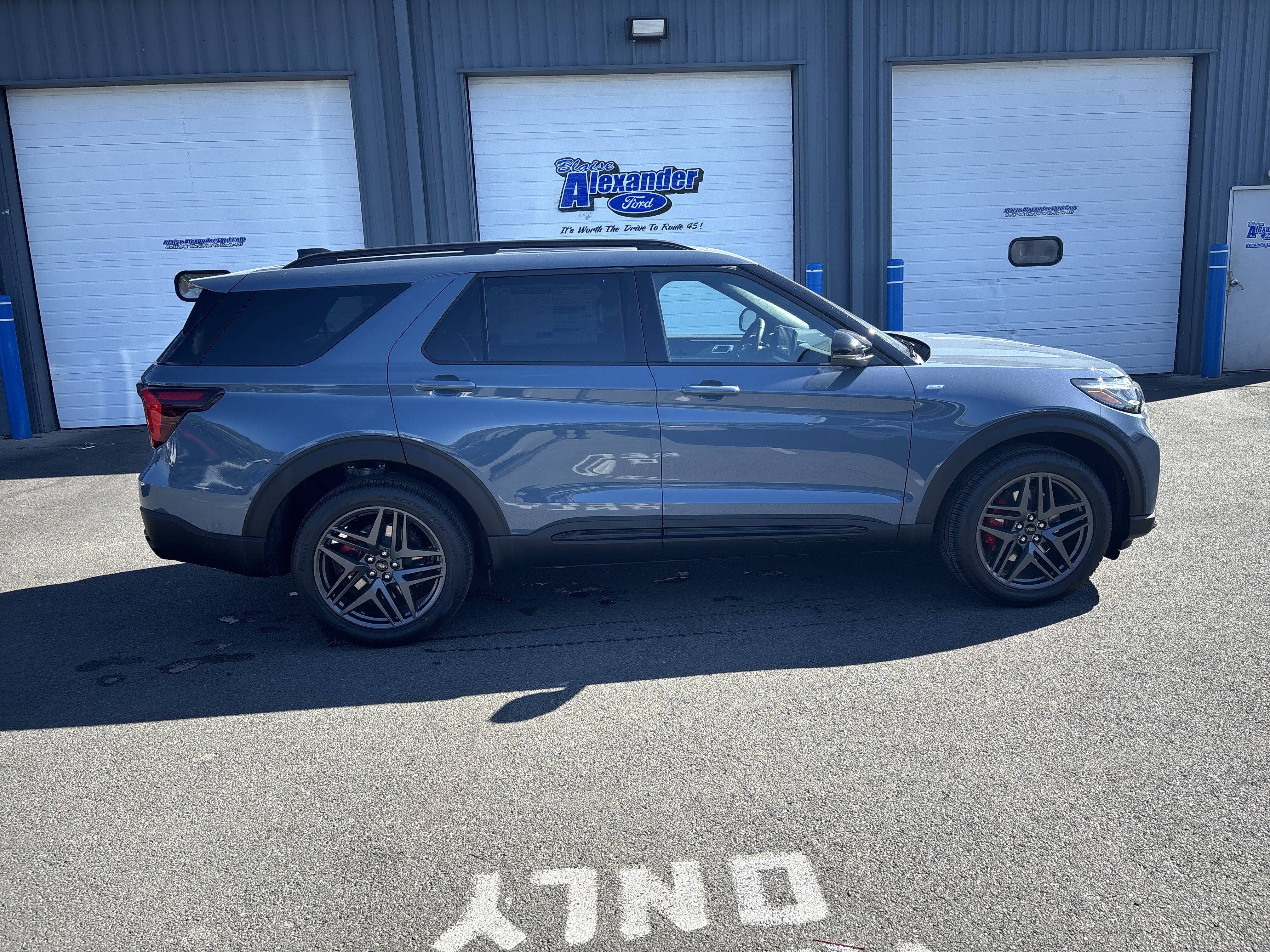 New 2025 Ford Explorer ST-Line image 2