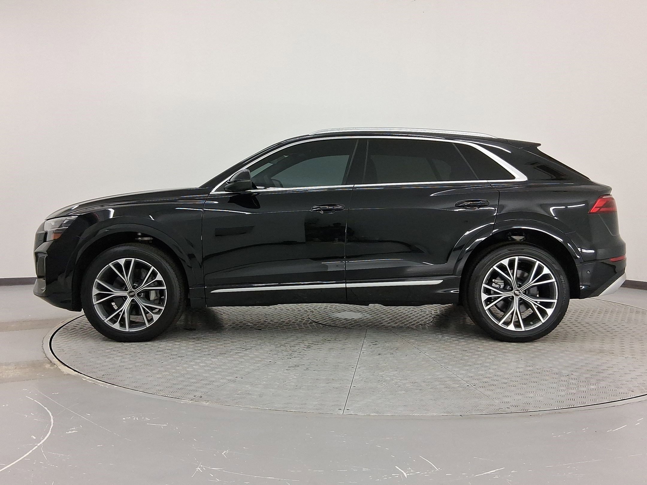 New 2025 Audi Q8 Premium image 2