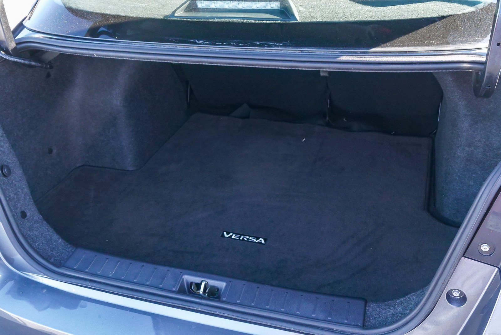 Used 2024 Nissan Versa SR w/ Trunk Package image 24