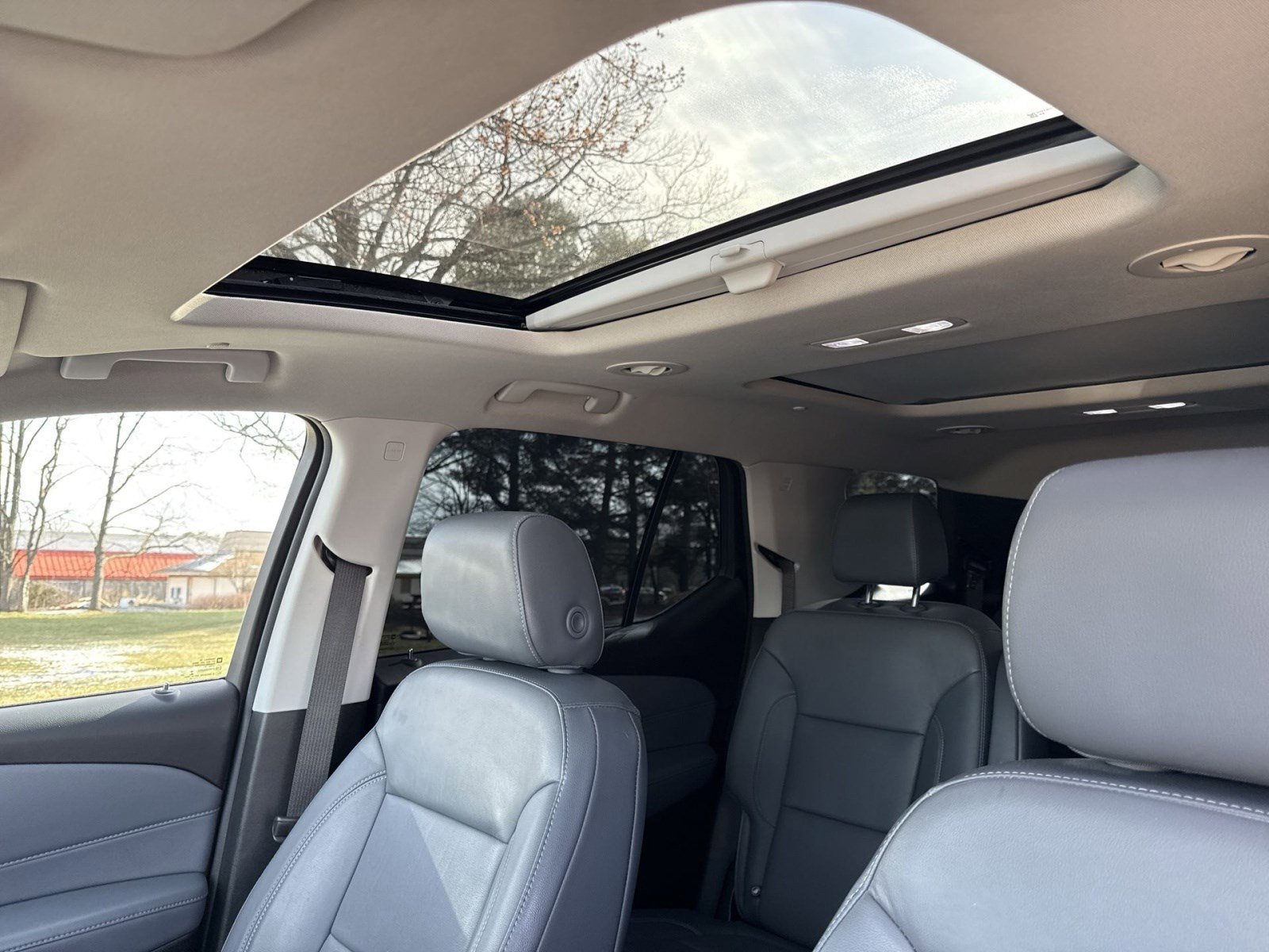 Used 2019 Chevrolet Traverse LT w/ LT Premium Package image 23