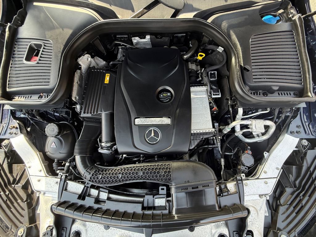 Used 2018 Mercedes-Benz GLC 300 4MATIC image 35