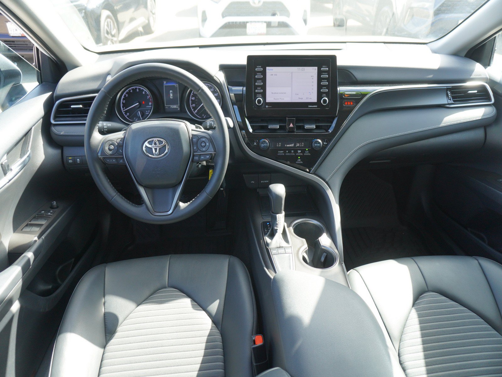 Used 2023 Toyota Camry SE FWD image 2