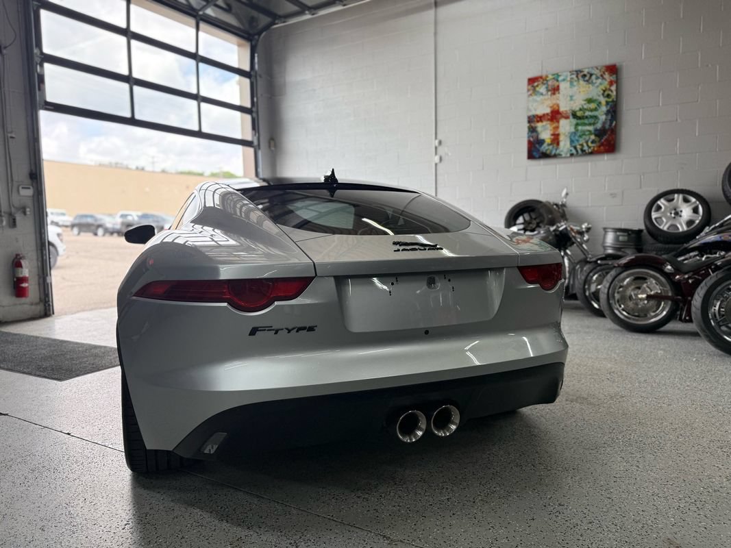 Used 2015 Jaguar F-TYPE Coupe RWD image 4