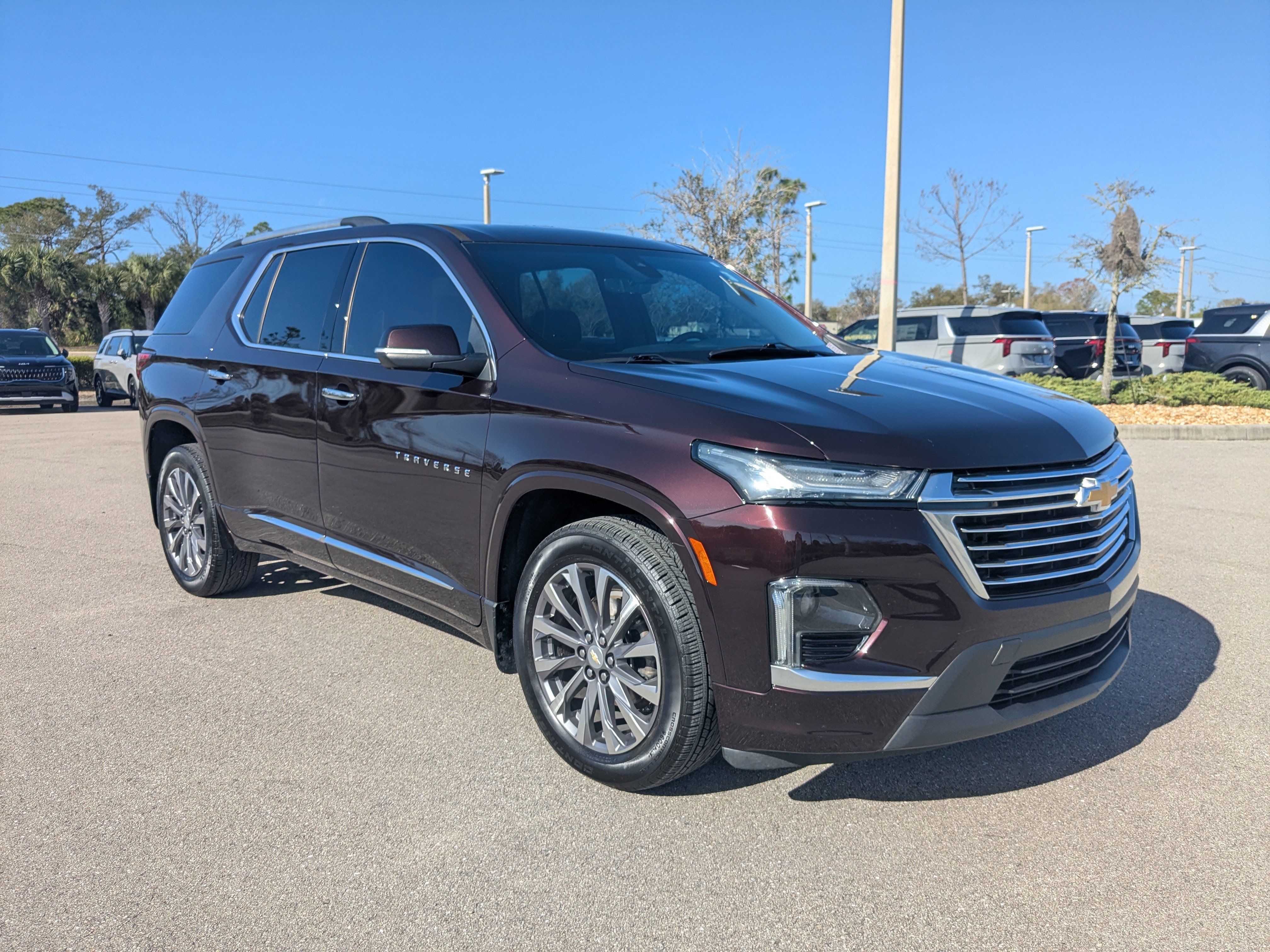 Used 2023 Chevrolet Traverse Premier image 2