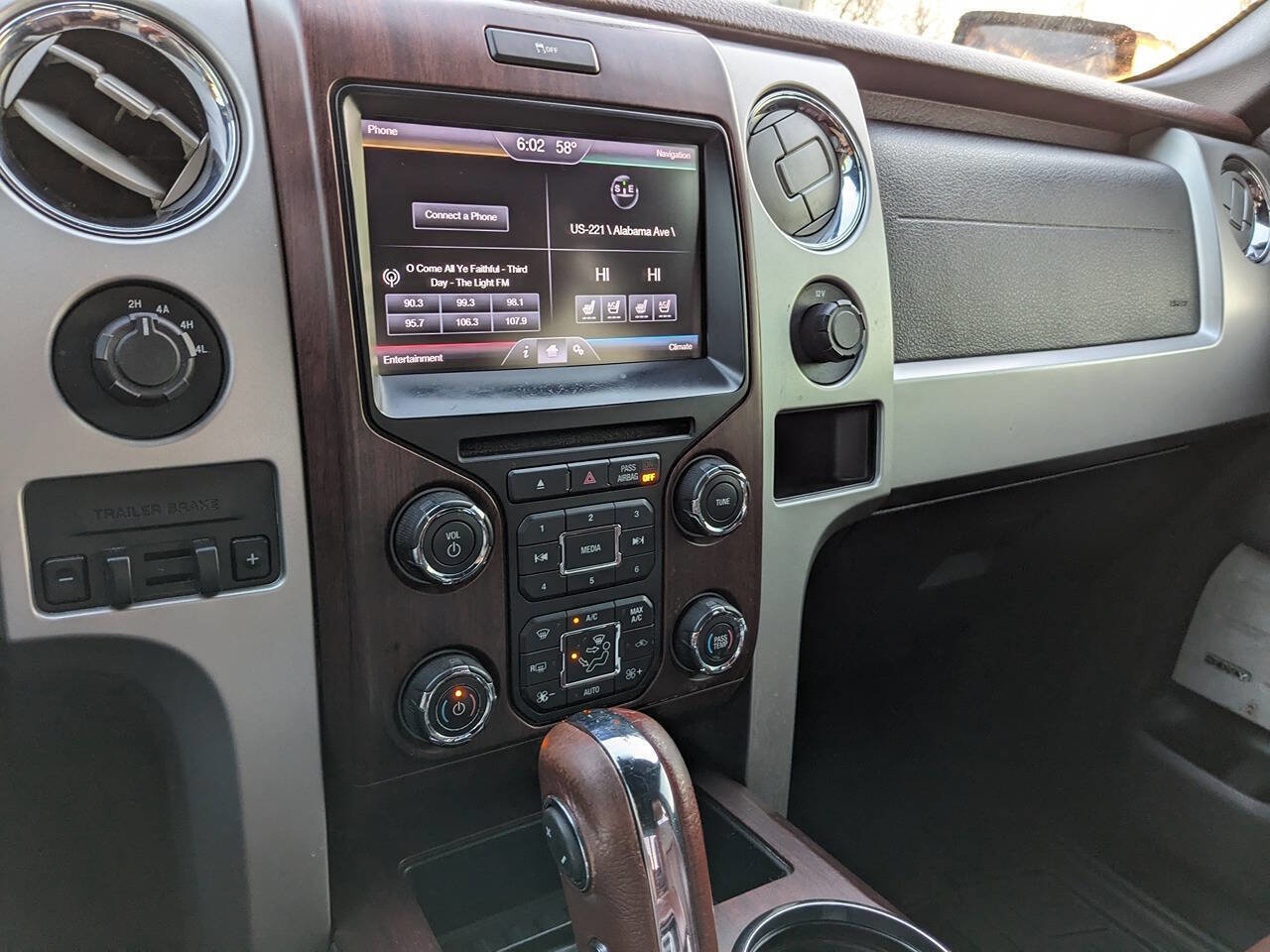 Used 2013 Ford F150 King Ranch w/ King Ranch Luxury Pkg image 17