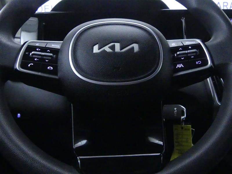 Used 2023 Kia Sorento LX image 17