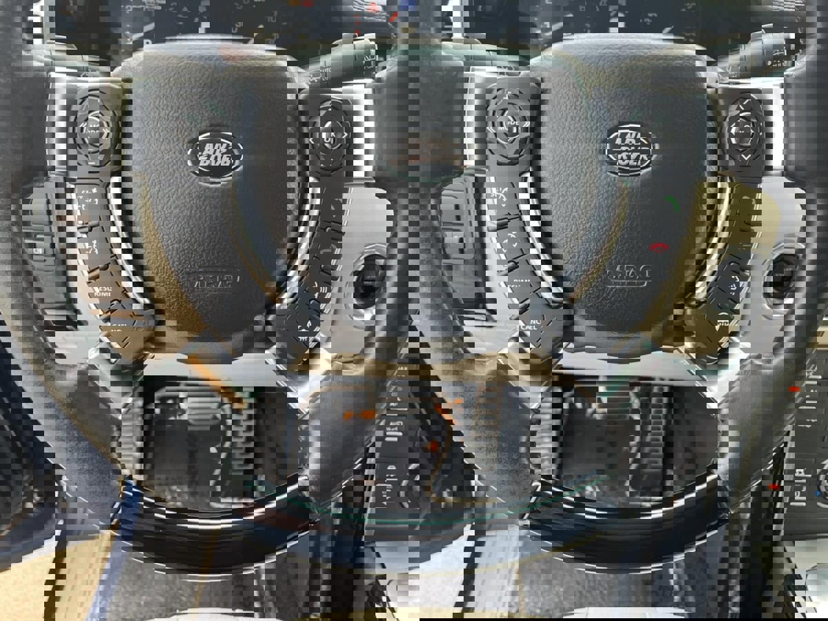 Used 2011 Land Rover Range Rover Supercharged AWD/4WD image 17