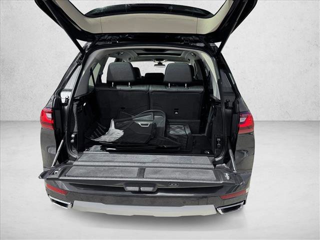 Used 2021 BMW X7 xDrive40i w/ Parking Assistance Package AWD/4WD image 8