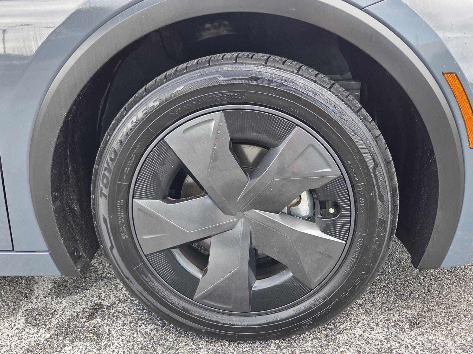 Used 2024 Toyota Prius LE FWD image 9
