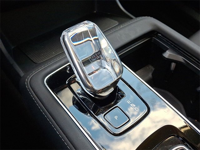 Used 2025 Volvo XC90 B6 Plus image 14