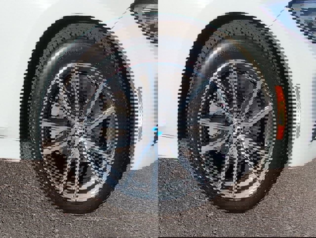 Used 2020 BMW 330i xDrive Sedan w/ Convenience Package image 9