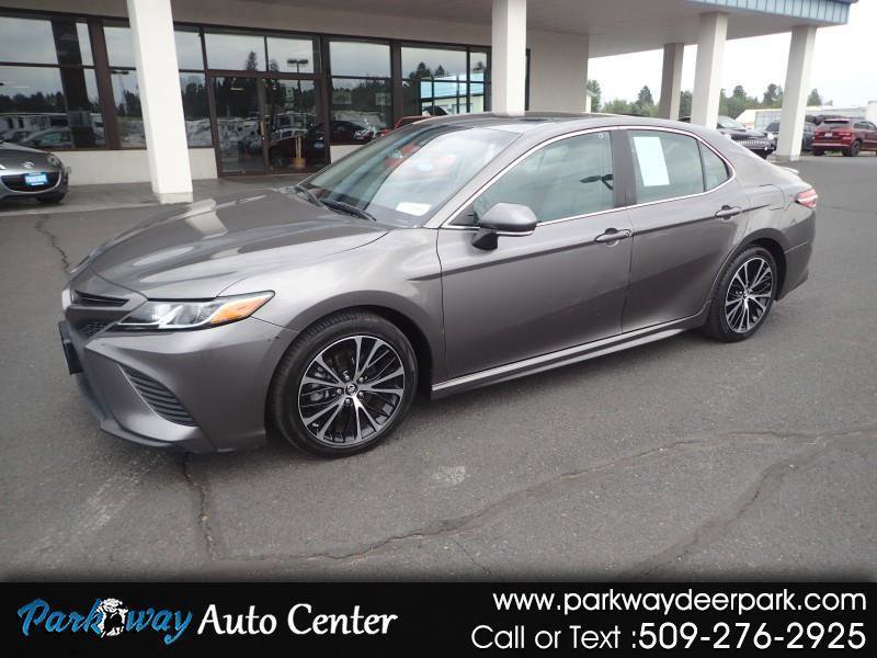 Used 2018 Toyota Camry SE w/ Moonroof Package FWD image 1