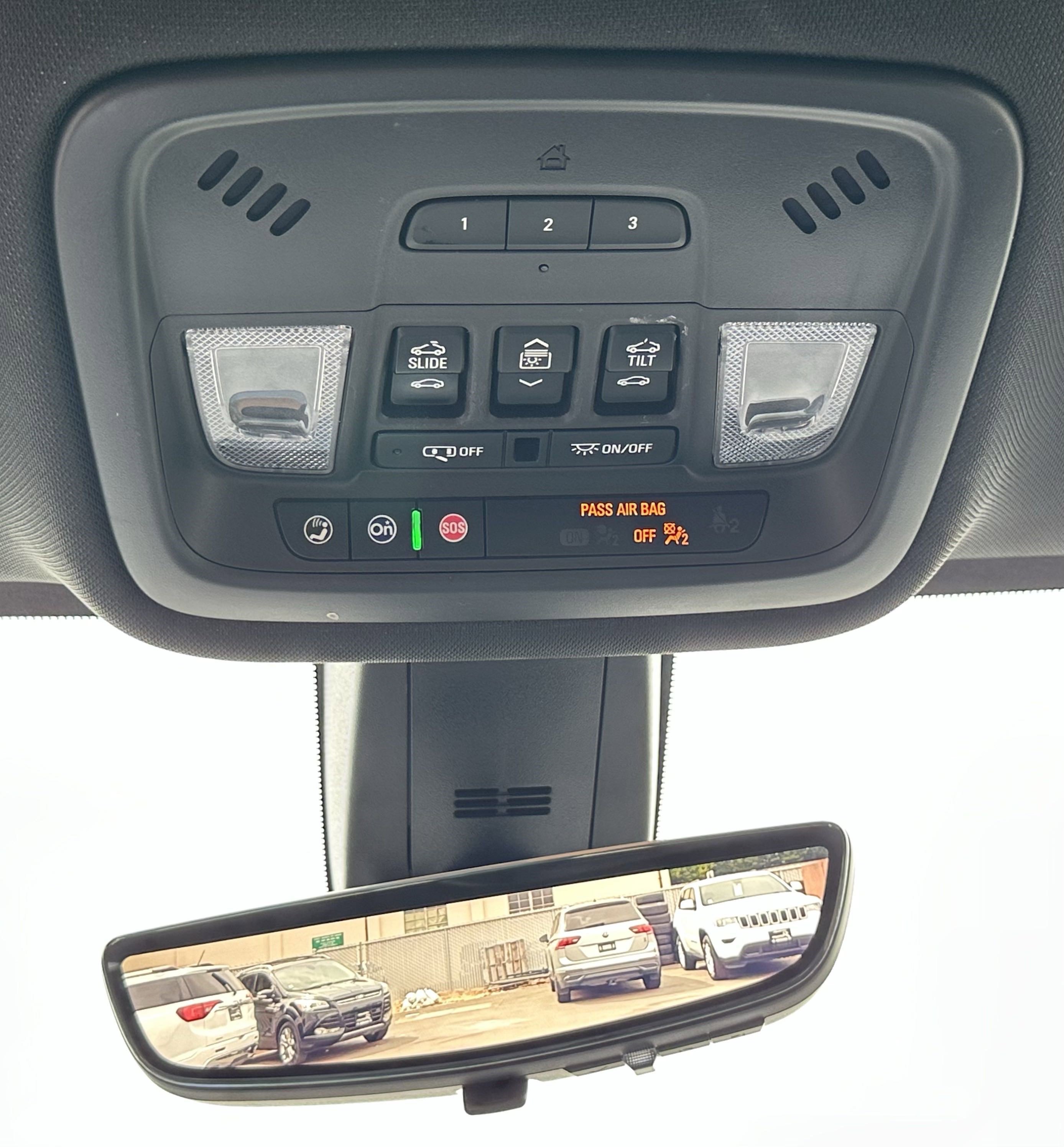 Used 2023 Chevrolet Traverse RS image 36