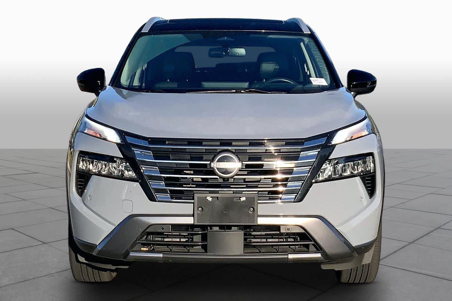 Used 2024 Nissan Rogue SL w/ SL Premium Package AWD/4WD image 4
