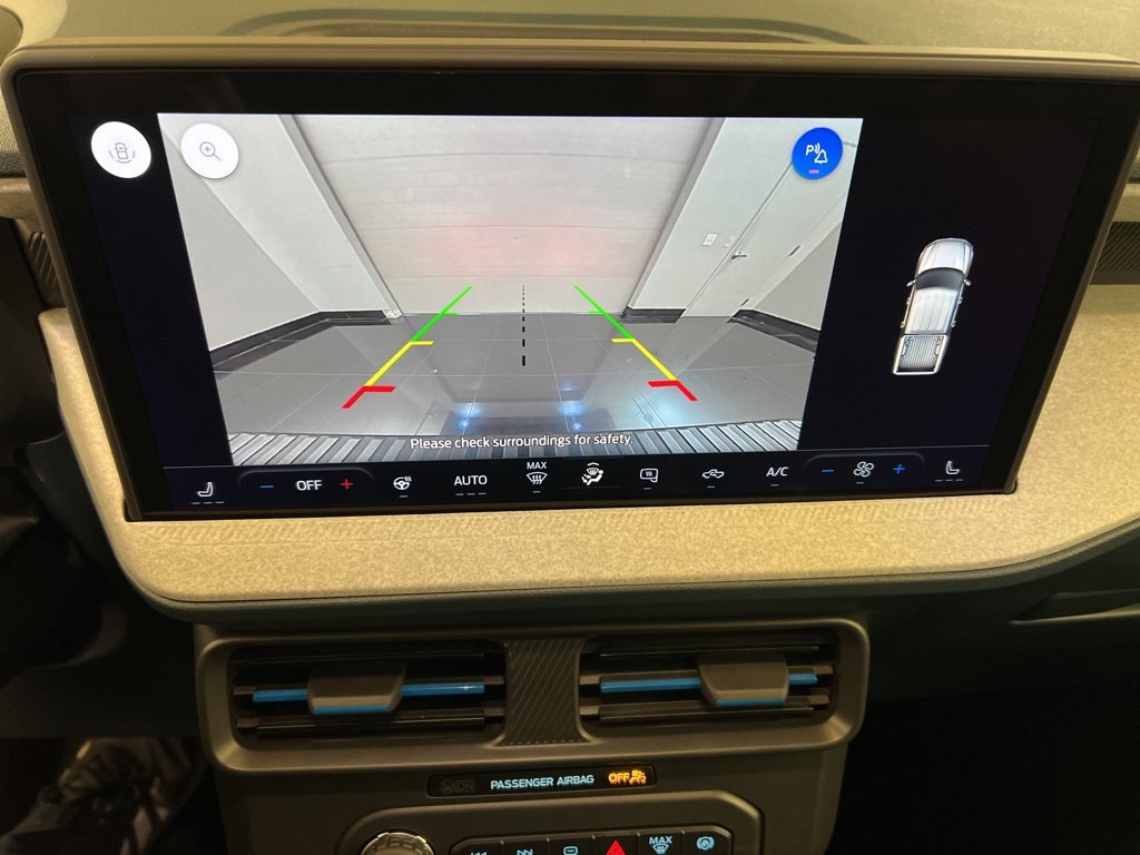 New 2025 Ford Maverick XLT w/ XLT Luxury Package image 11