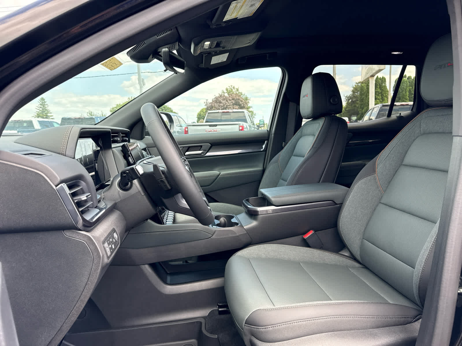 New 2027 GMC Terrain AT4 w/ Technology Package II AWD/4WD image 11