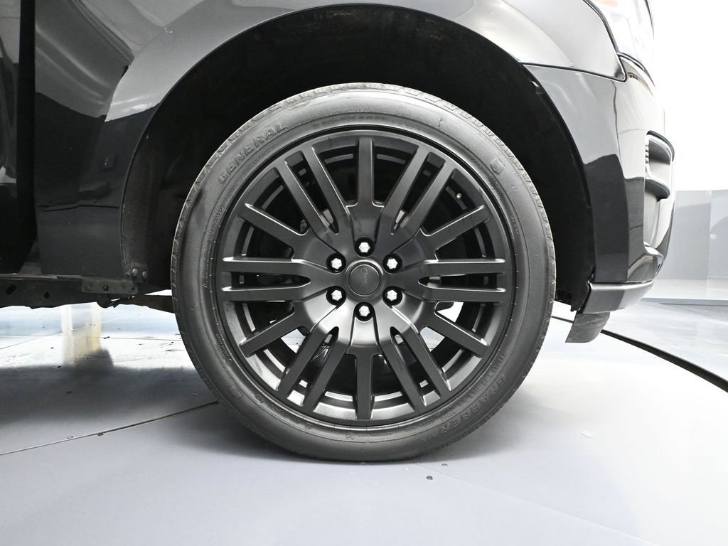 Used 2023 Ford Expedition Limited image 17