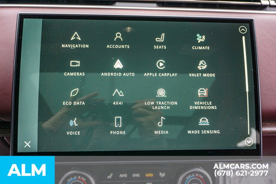 Used 2023 Land Rover Range Rover SE image 33