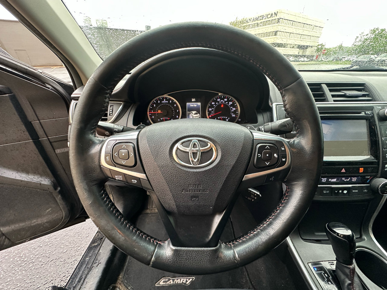Used 2015 Toyota Camry SE image 14