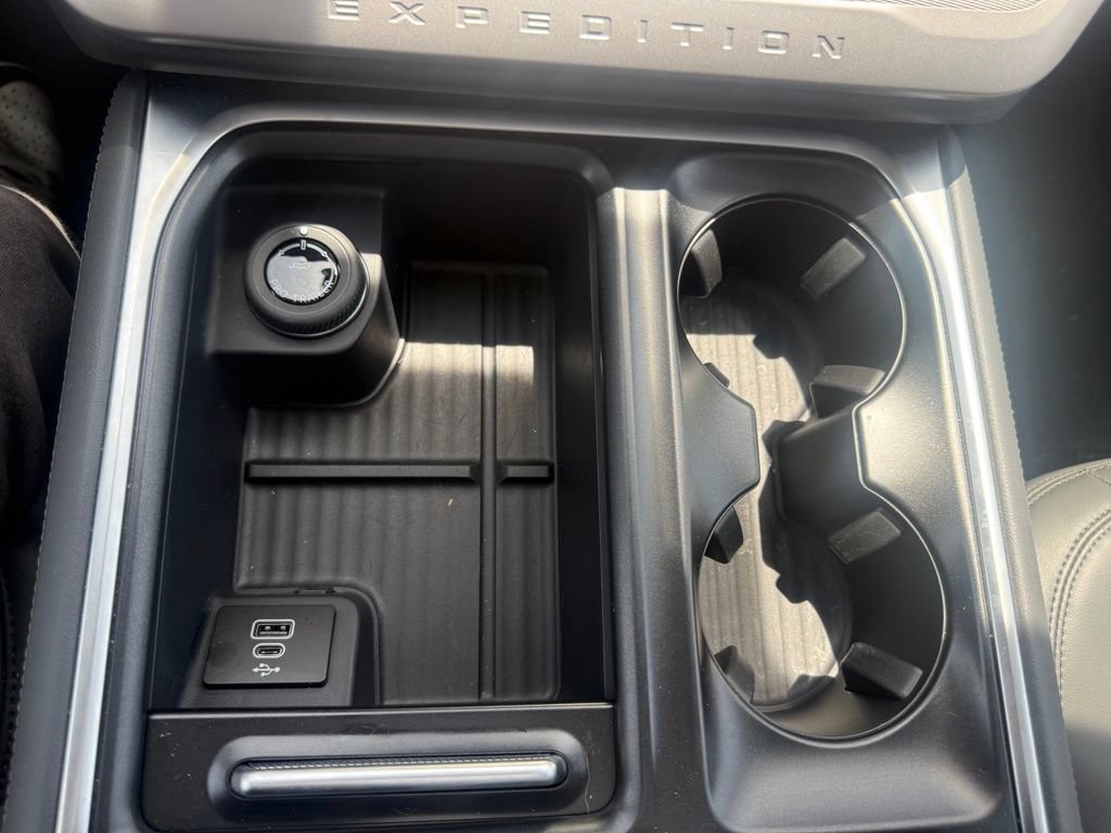 New 2026 Ford Expedition Active AWD/4WD image 28