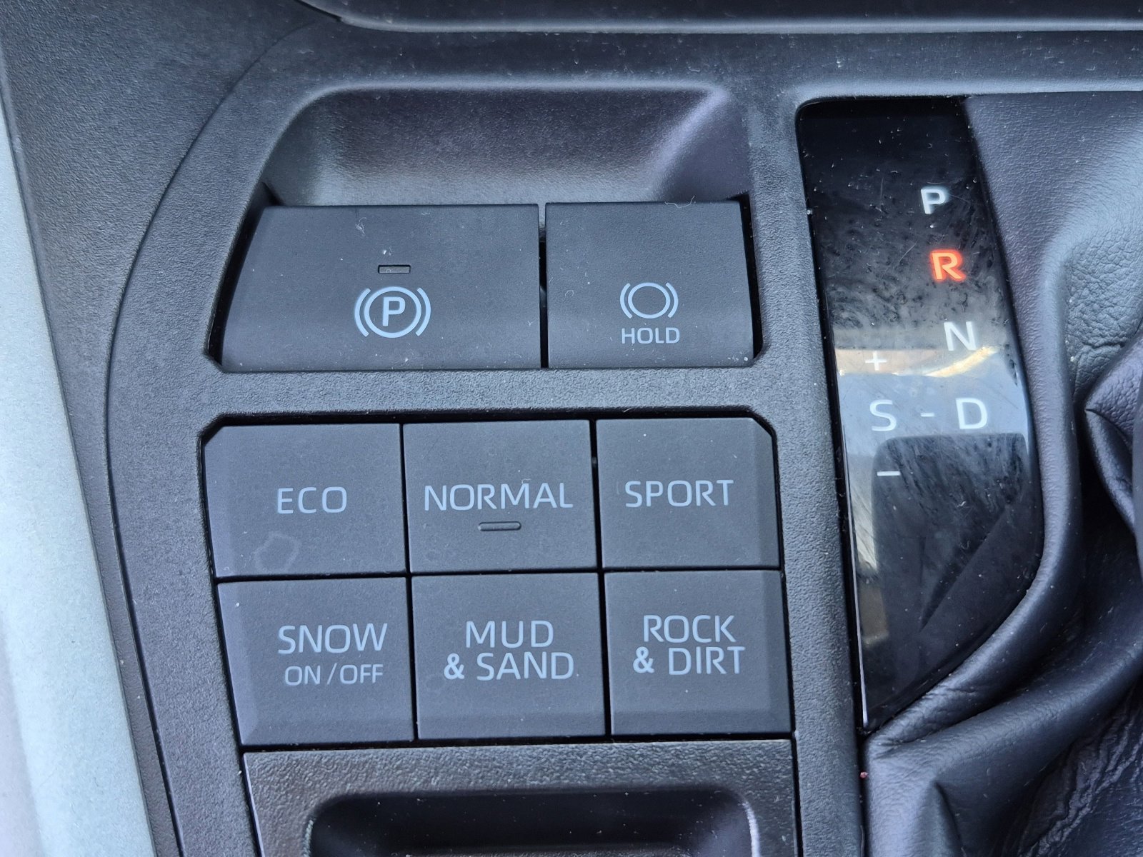 Certified 2024 Toyota RAV4 LE AWD/4WD image 33