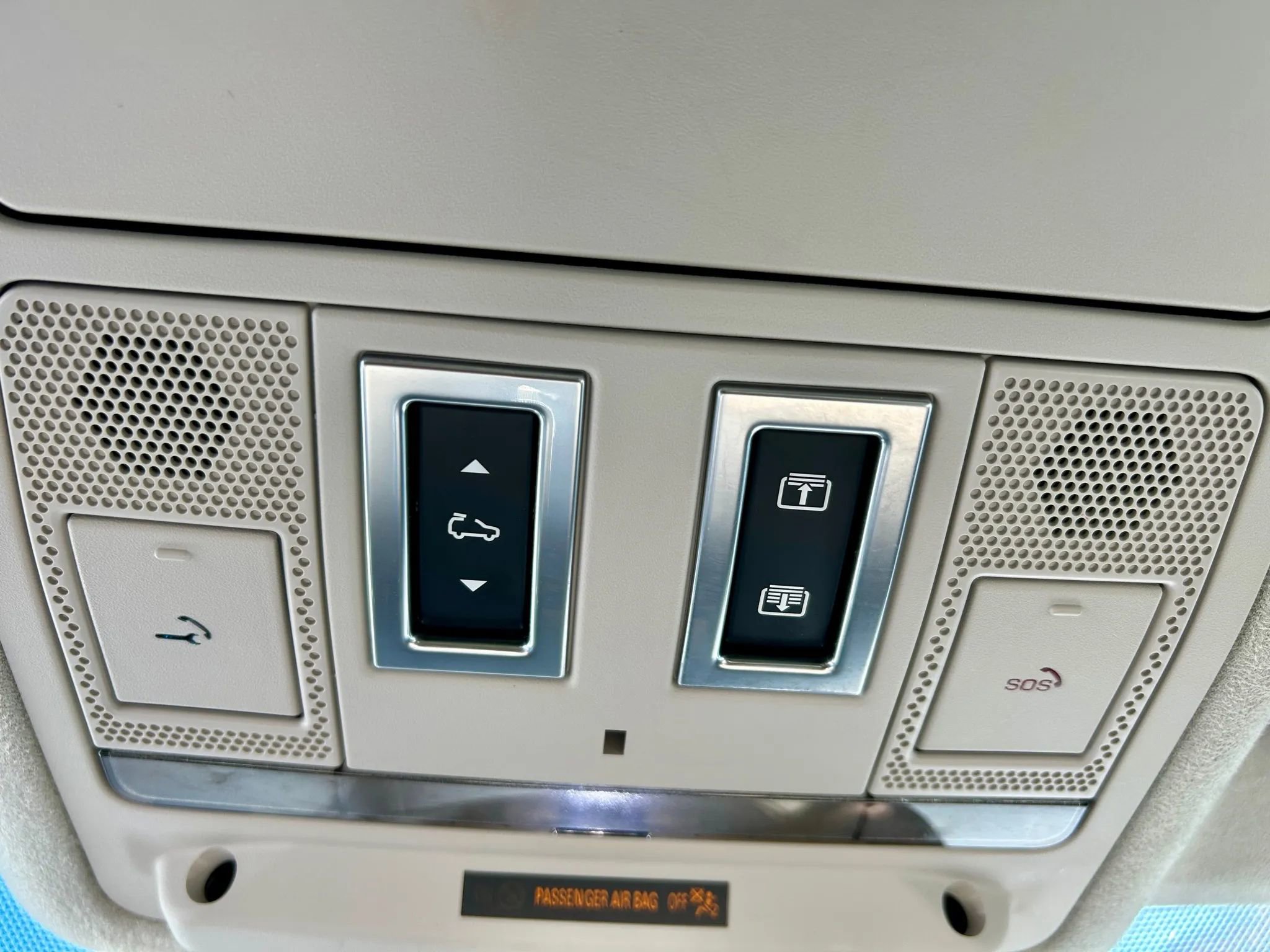 Used 2020 Jaguar F-PACE Prestige image 32