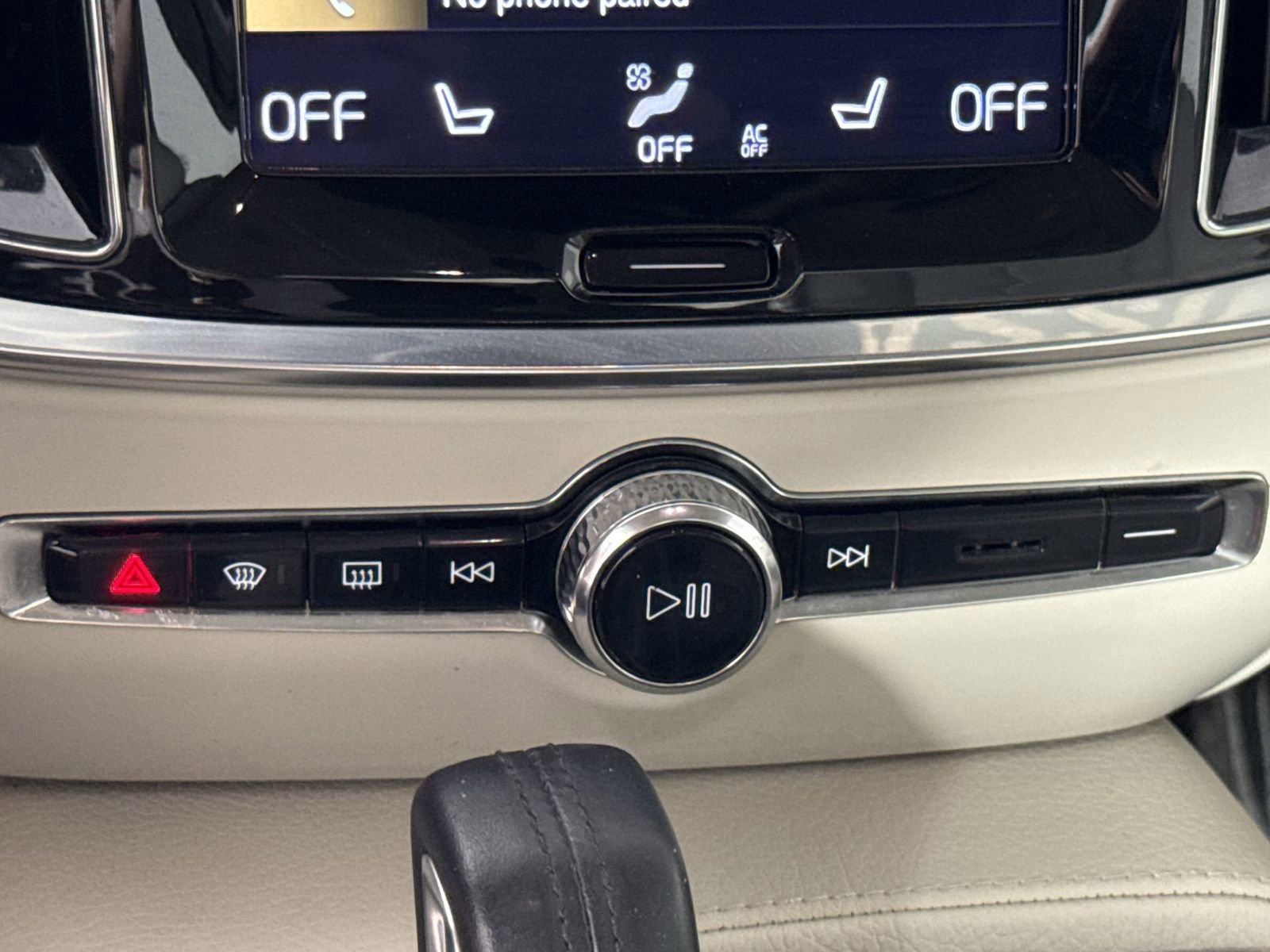 Used 2021 Volvo S60 T8 R-Design Expression image 22