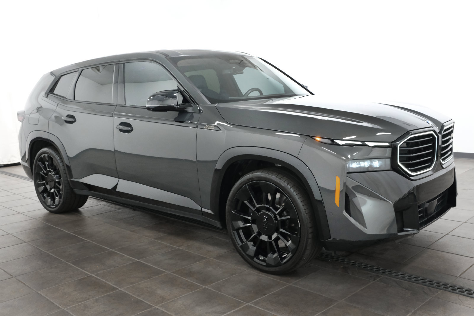 Used 2023 BMW XM AWD/4WD image 6