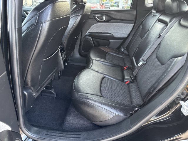 Used 2024 Jeep Compass Latitude AWD/4WD image 16