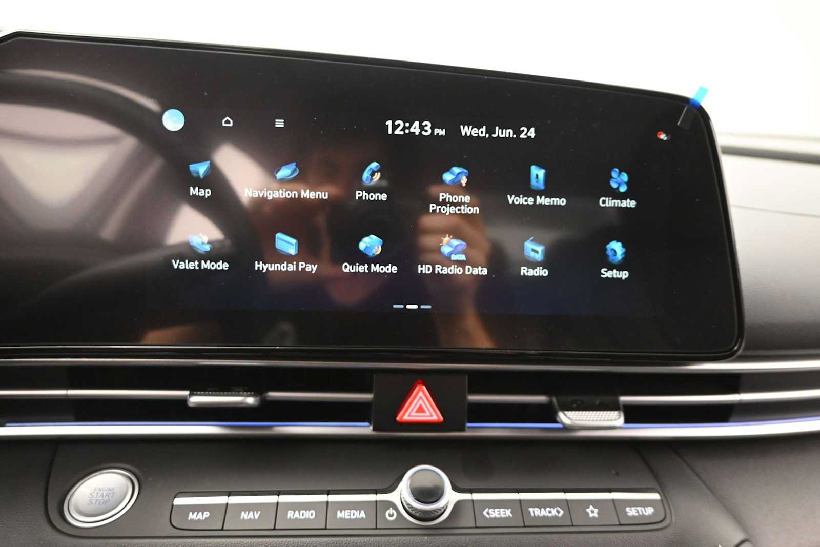 New 2026 Hyundai Elantra Limited FWD image 18