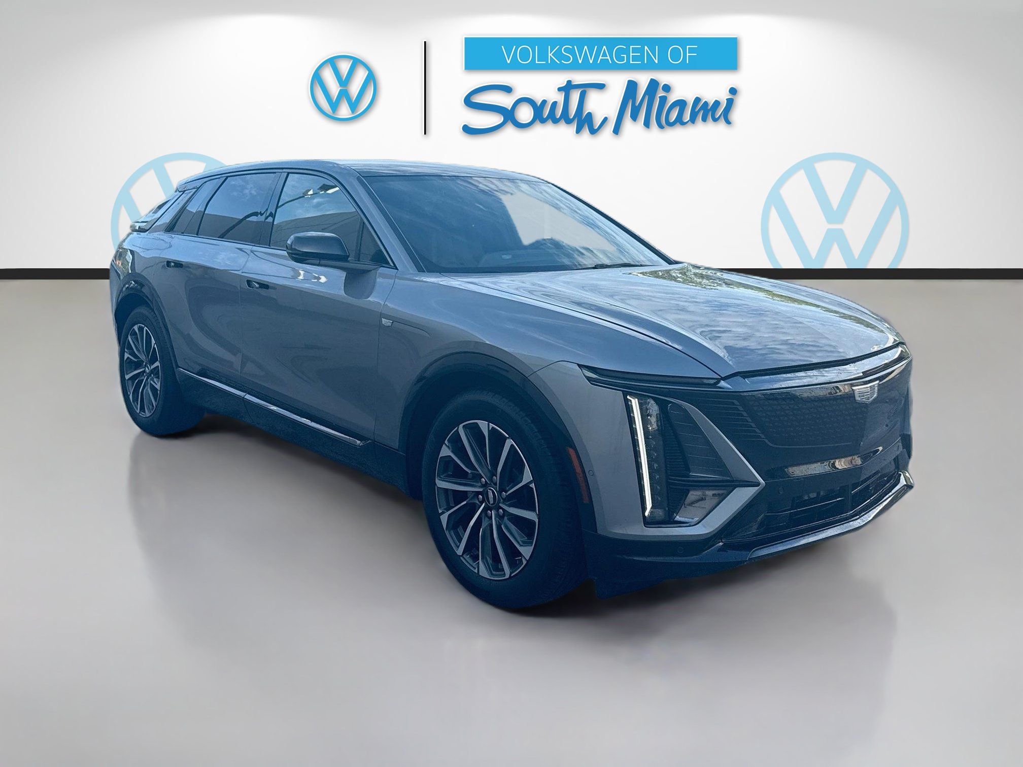 Used 2024 Cadillac Lyriq Sport RWD image 1