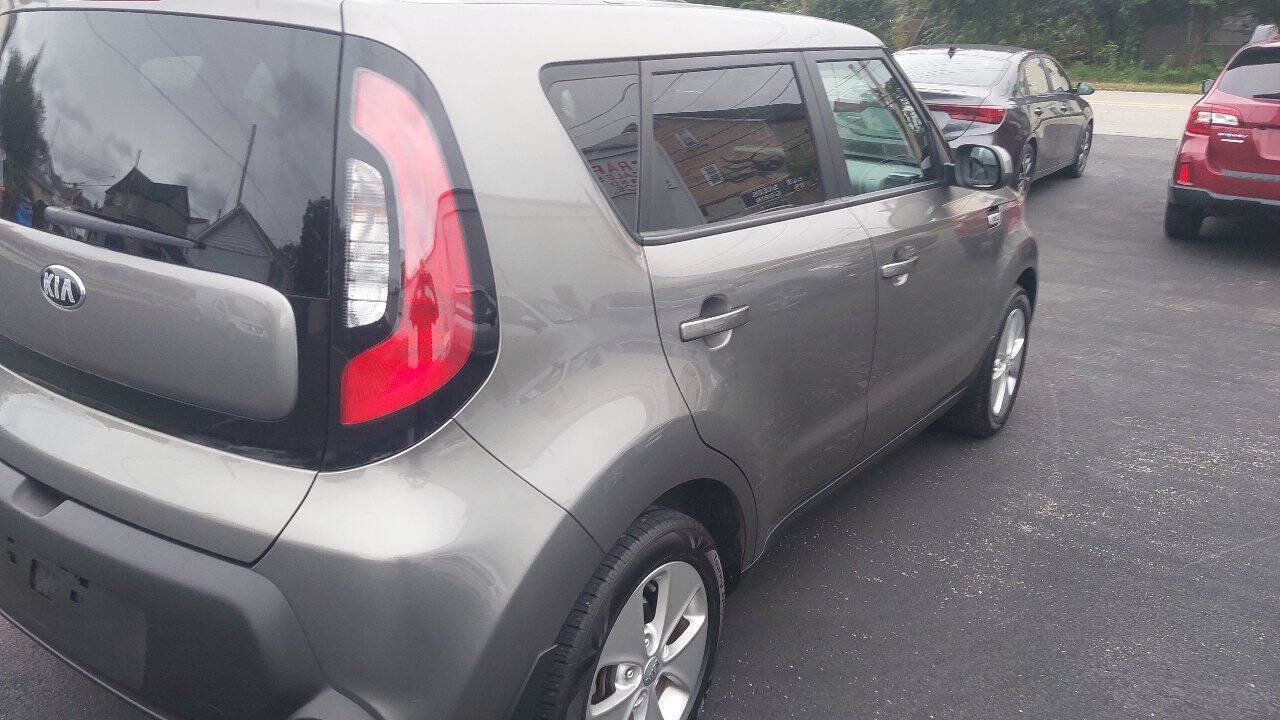 Used 2015 Kia Soul FWD image 2