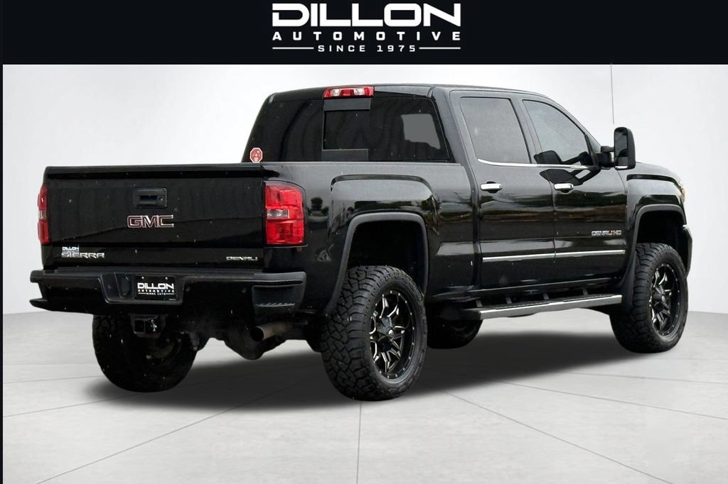 Used 2015 GMC Sierra 2500 Denali w/ Suspension Package, Off-Road AWD/4WD image 4
