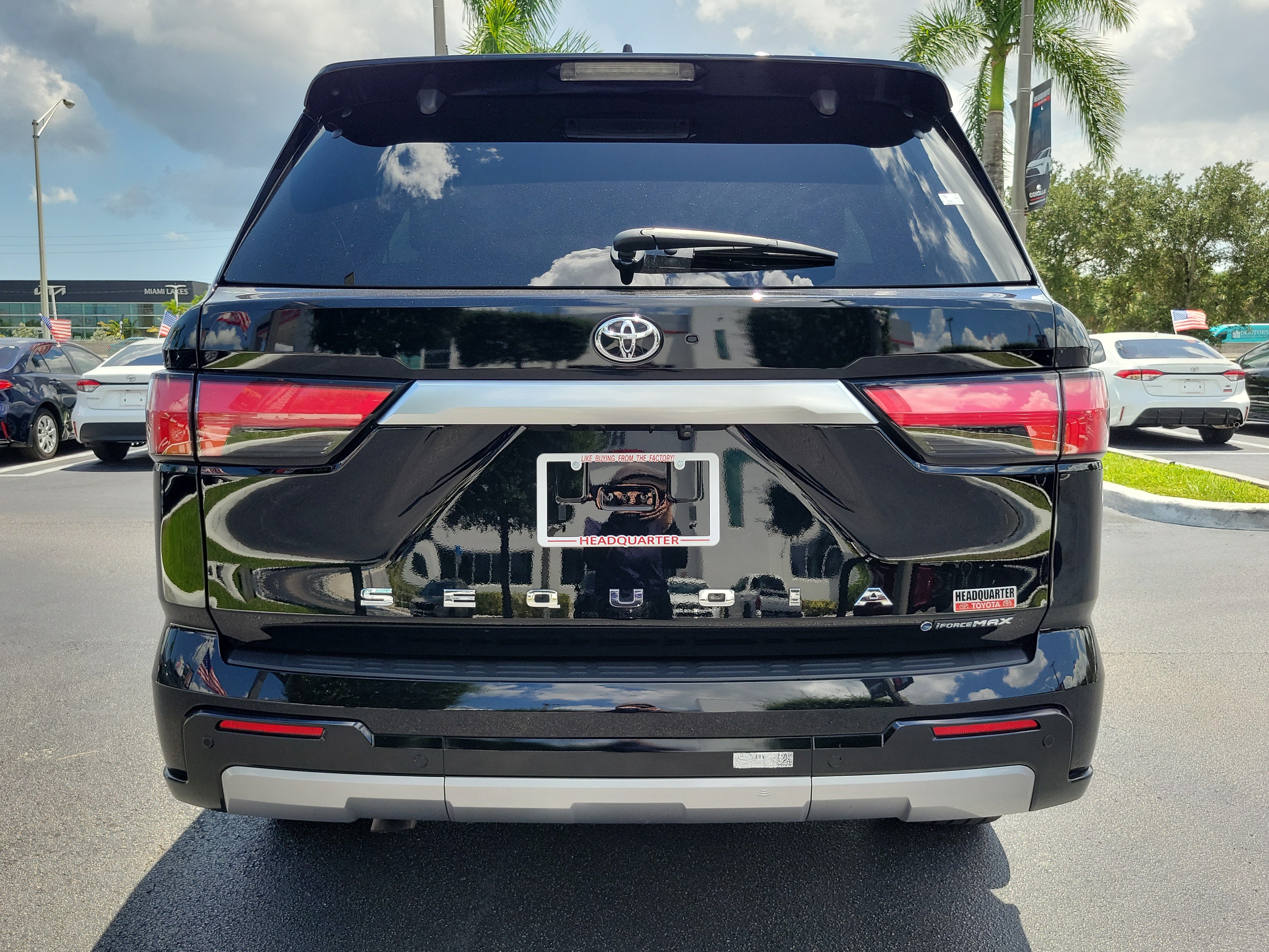 Used 2025 Toyota Sequoia Capstone AWD/4WD image 10