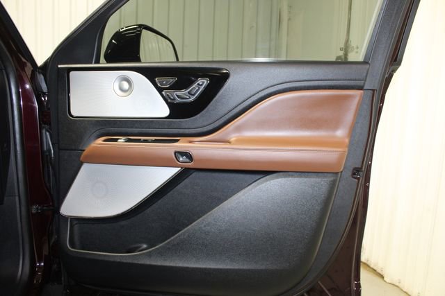 Used 2023 Lincoln Aviator Reserve w/ Equipment Group 201A AWD/4WD image 28