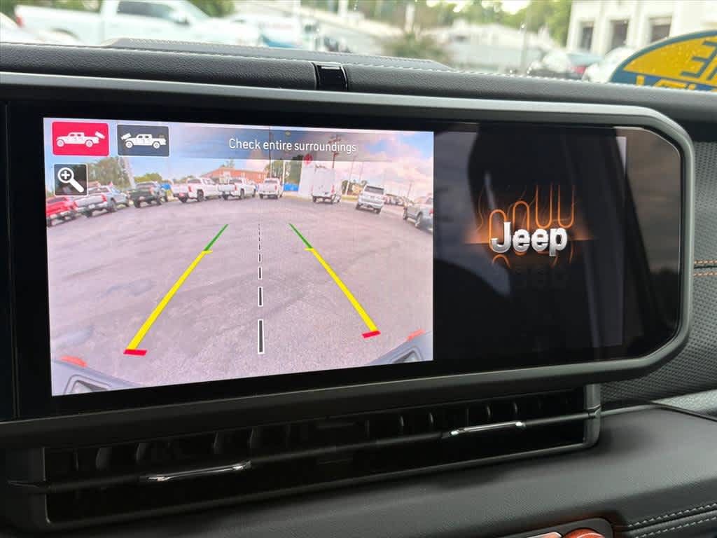 Used 2024 Jeep Gladiator Mojave w/ Technology Group AWD/4WD image 14