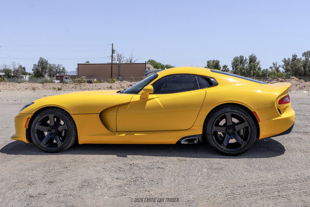 Used 2014 SRT Viper SRT-10 w/ Grand Touring Package RWD image 3