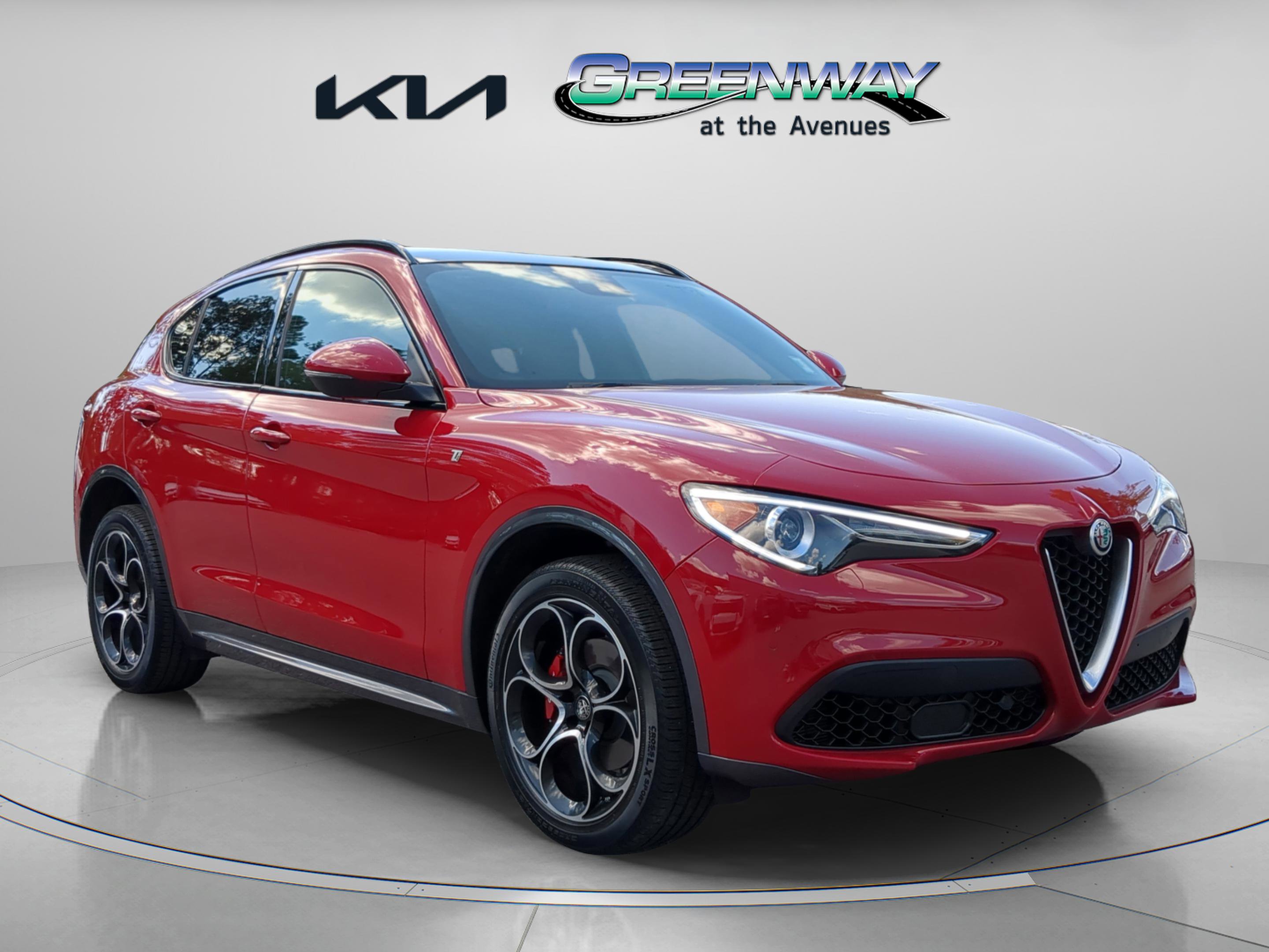 Used 2023 Alfa Romeo Stelvio Ti w/ Active Assist Plus Package image 2