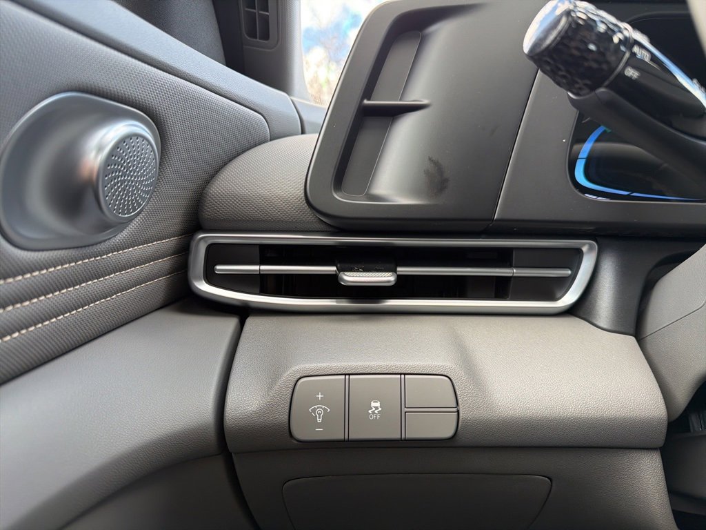 New 2026 Hyundai Elantra Sport image 28