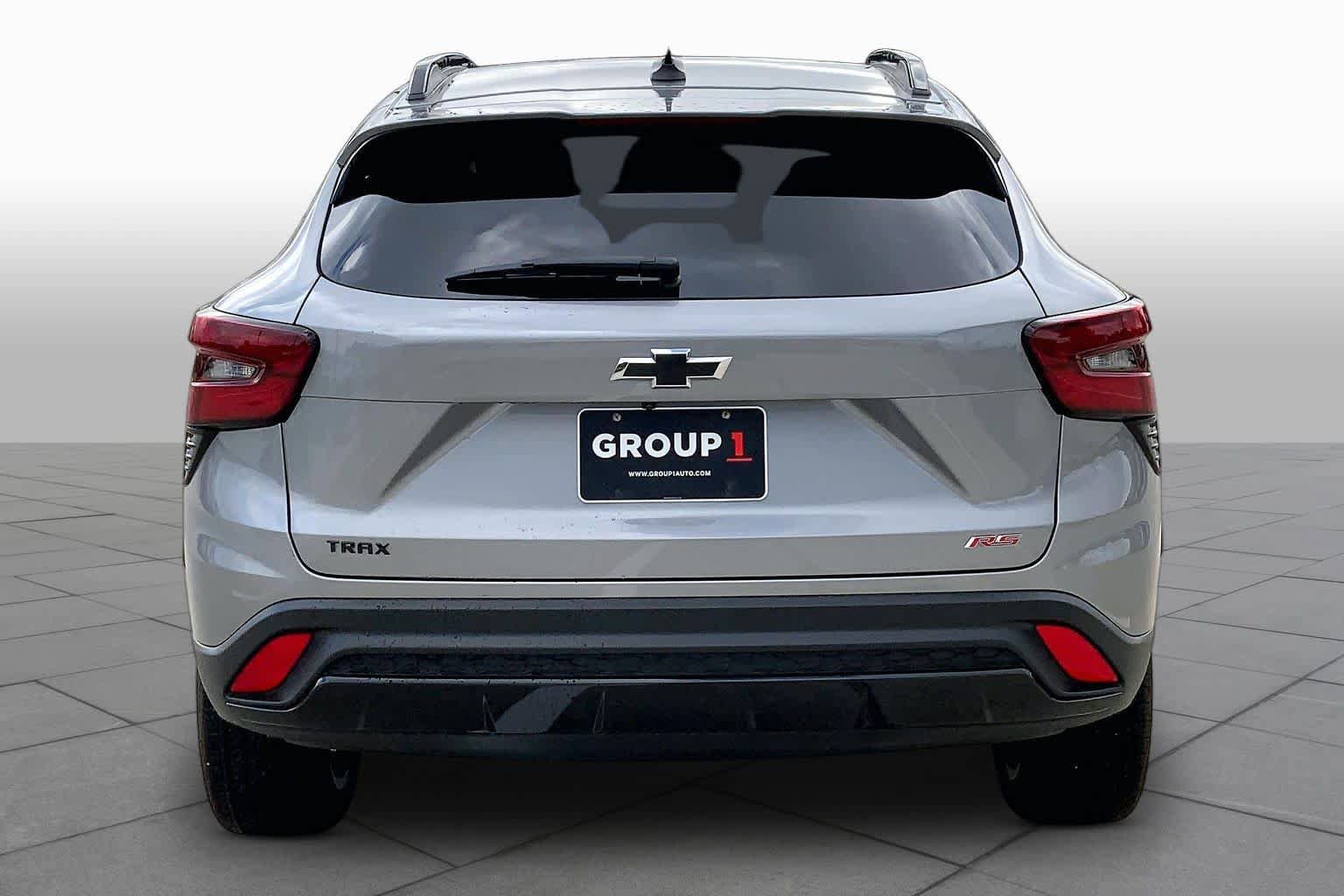 Used 2025 Chevrolet Trax RS w/ Sunroof Package FWD image 5