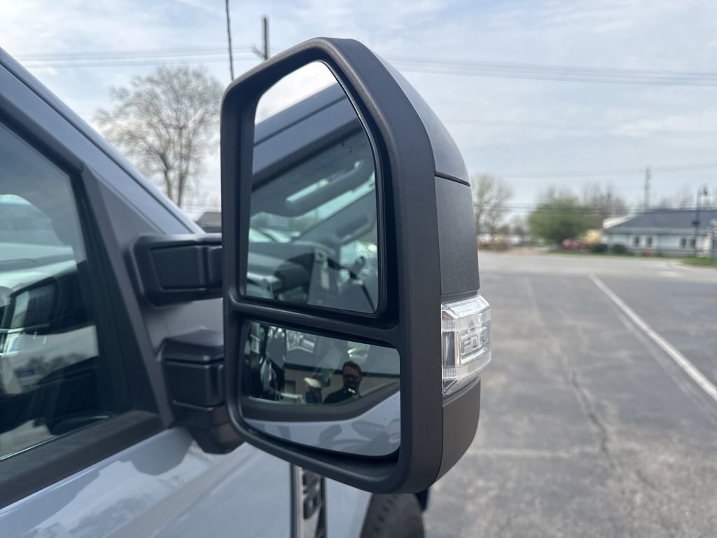 Used 2025 Ford F350 Lariat w/ Lariat Ultimate Package AWD/4WD image 50