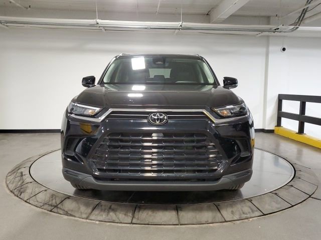 Used 2024 Toyota Grand Highlander XLE image 3