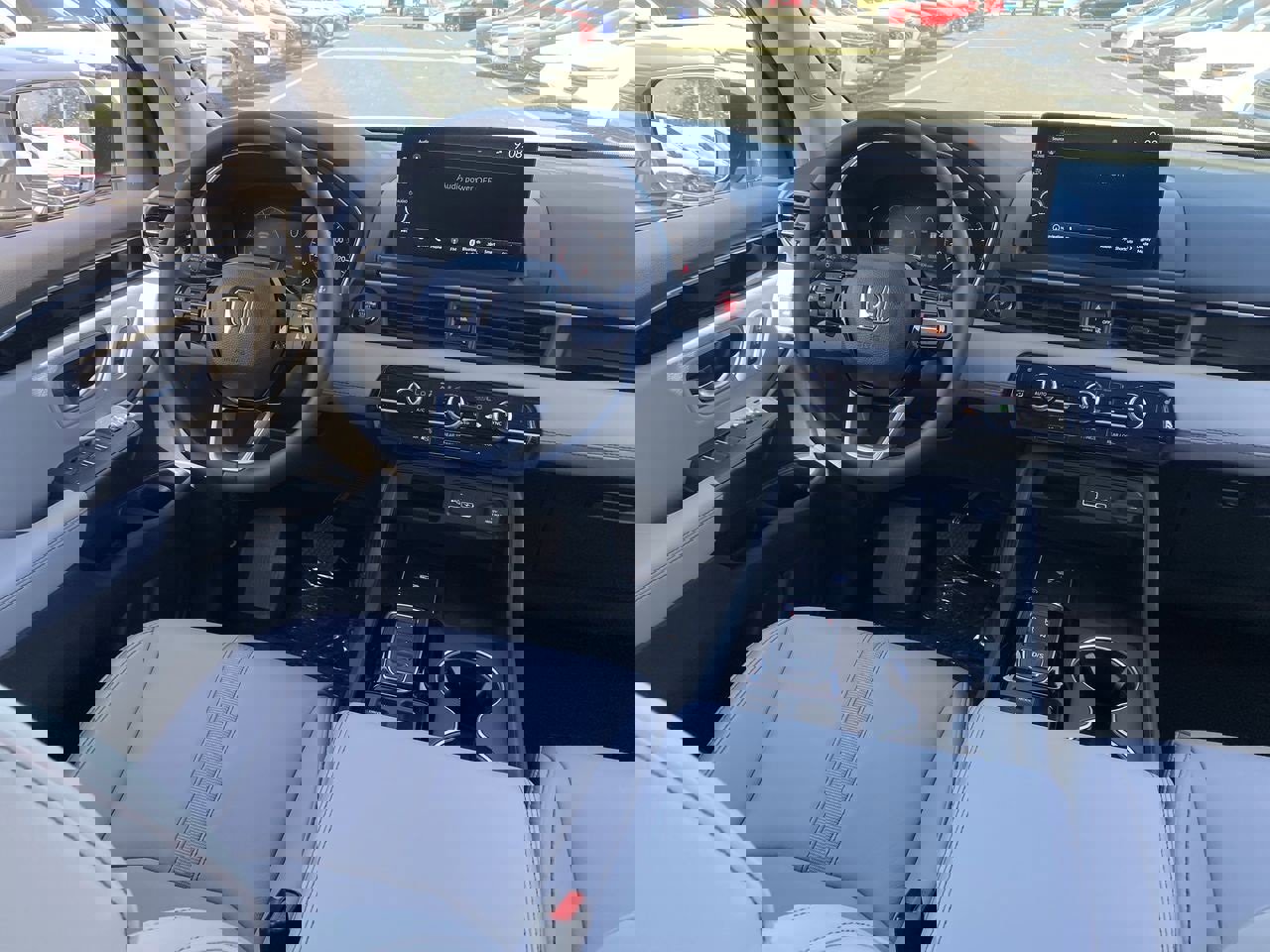 New 2025 Honda Pilot Touring image 9