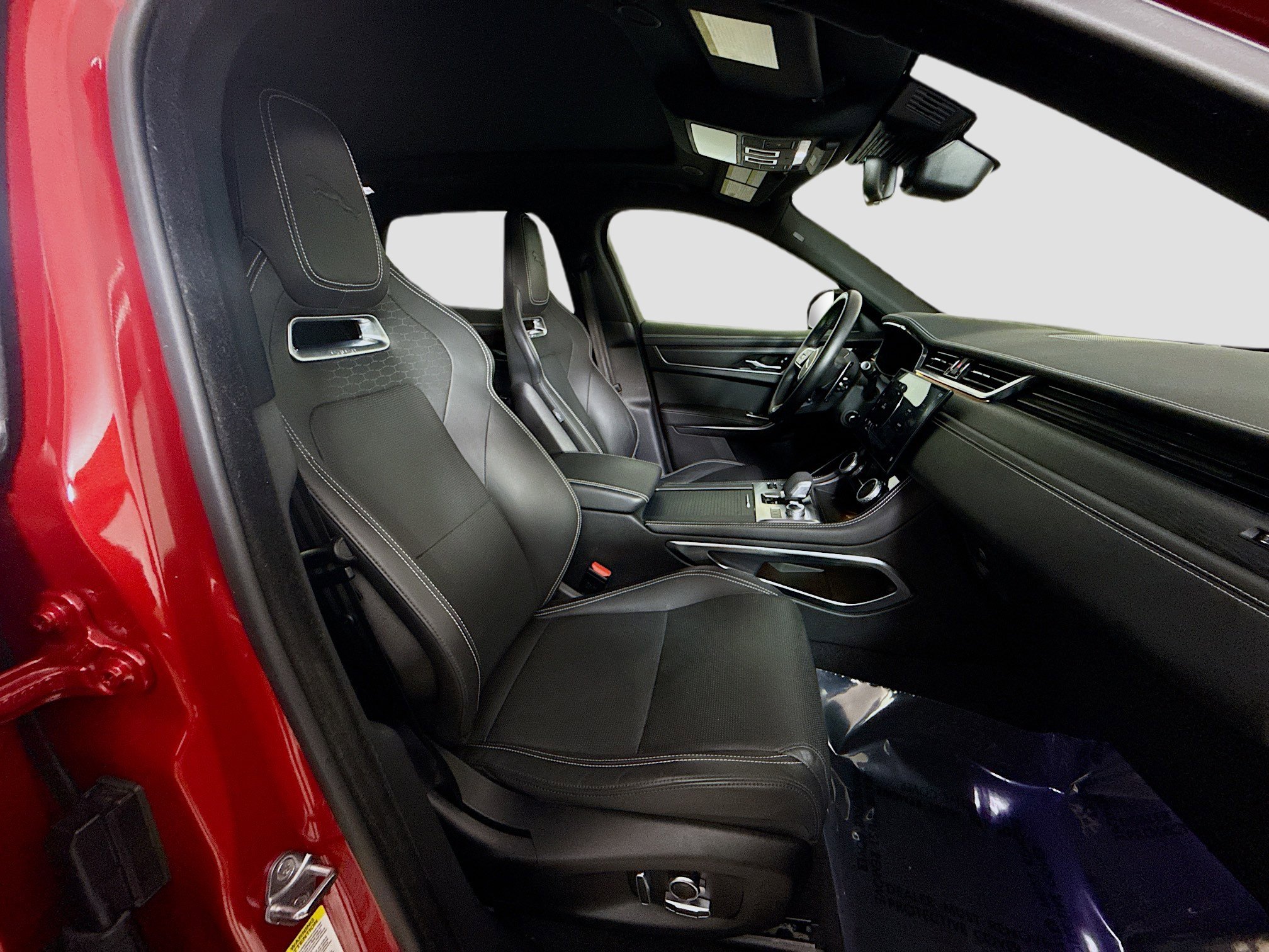 Used 2024 Jaguar F-PACE R-Dynamic S image 29