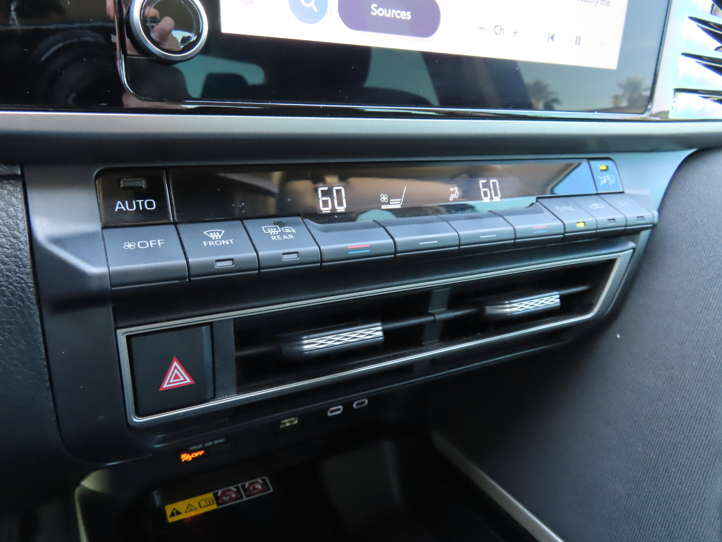 Used 2025 Toyota Camry LE FWD image 24