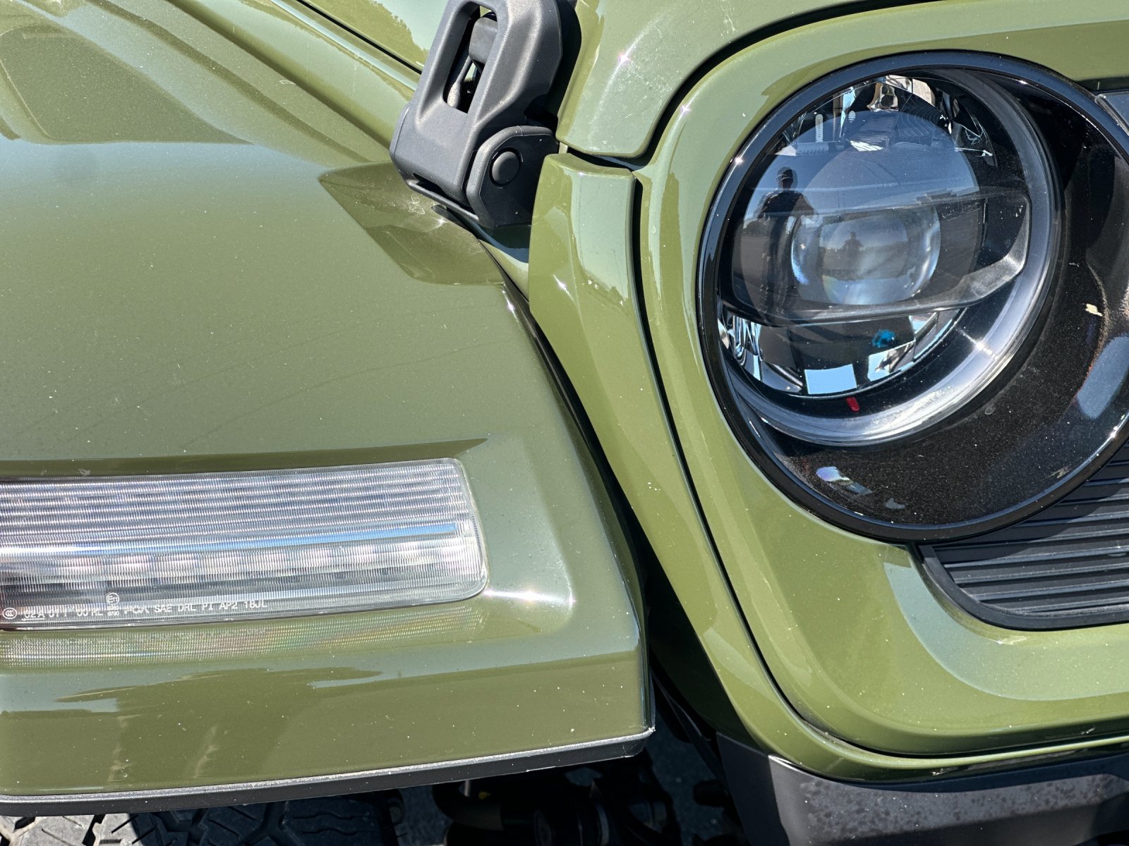 Used 2024 Jeep Wrangler High Altitude AWD/4WD image 38