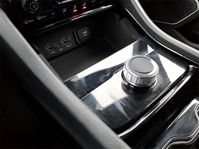 Used 2021 Jeep Grand Cherokee L Laredo image 18