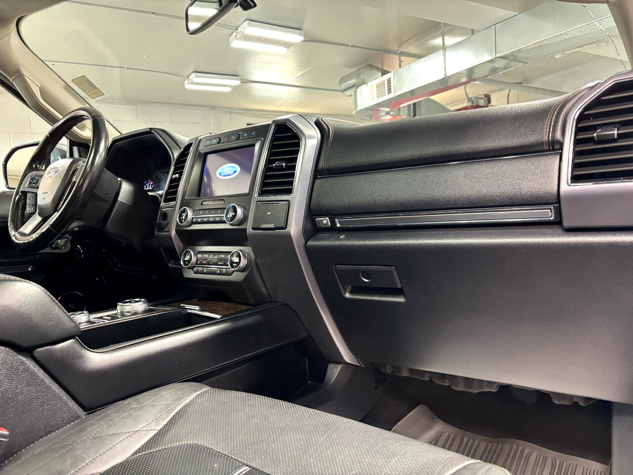 Used 2019 Ford Expedition Platinum image 14