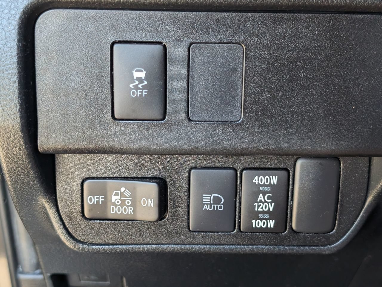 Used 2021 Toyota Tacoma TRD Off-Road w/ Technology Package AWD/4WD image 25