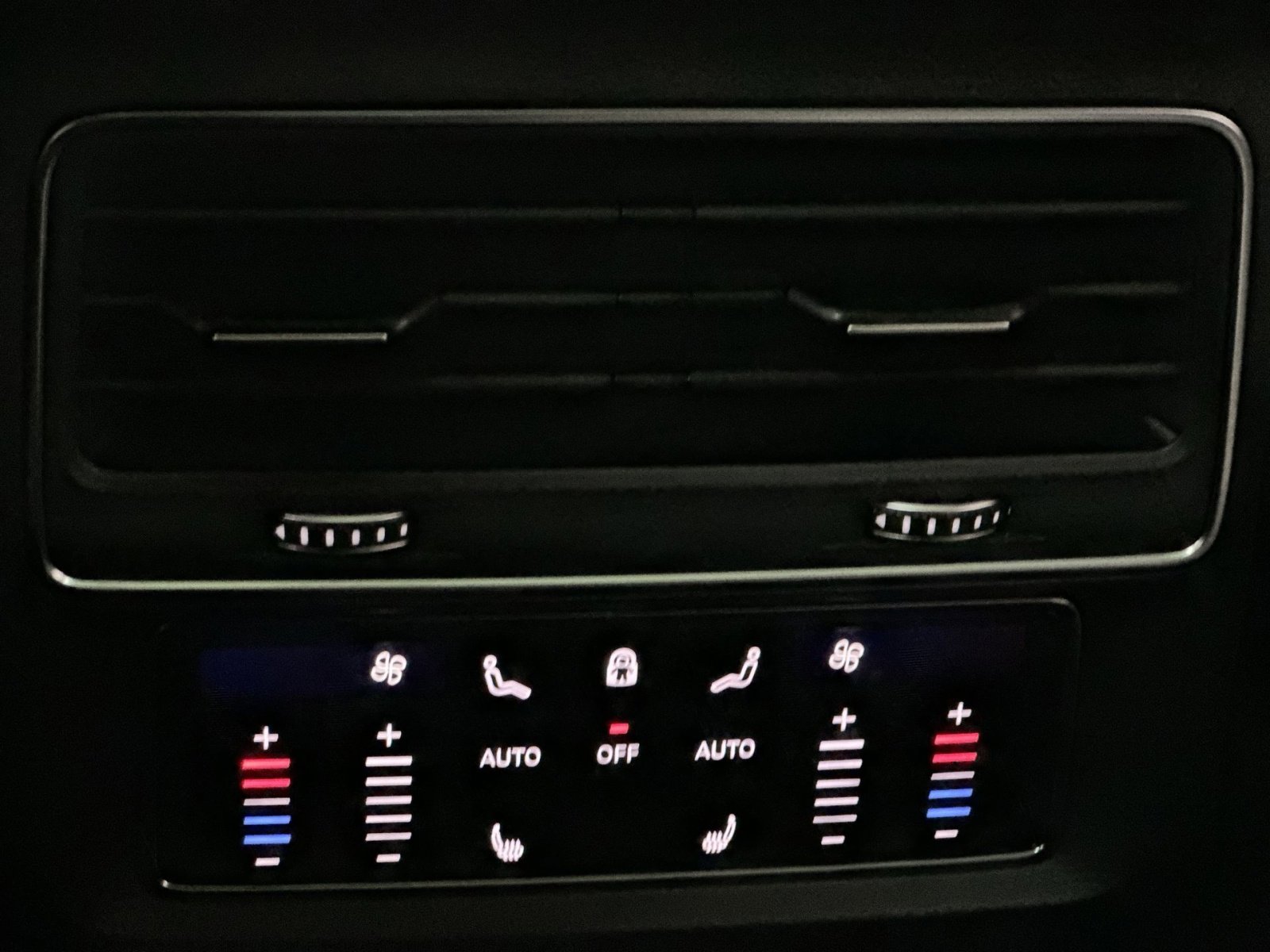 Used 2022 Audi SQ8 Prestige w/ Prestige Package image 36